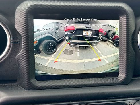 Used 2021 Jeep Wrangler Unlimited Rubicon 4xe w/ Steel Bumper Group AWD/4WD image 15