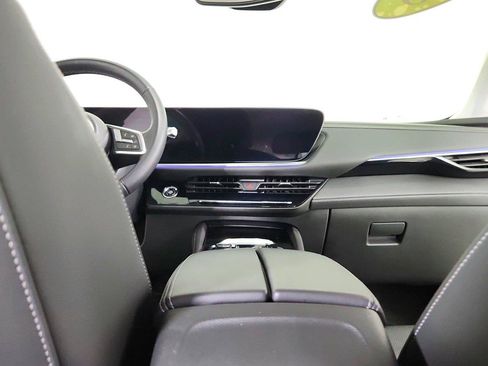 Used 2025 Buick Envision Preferred AWD/4WD image 22