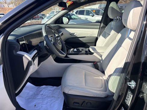 Used 2025 Hyundai Tucson Limited image 23