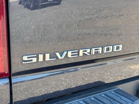 Used 2024 Chevrolet Silverado 2500 Custom w/ Custom Value Package AWD/4WD image 9
