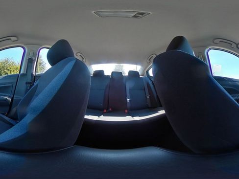 Used 2025 Nissan Versa SV image 40