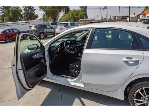 Used 2024 Kia Forte LXS w/ LXS Technology Package FWD image 24