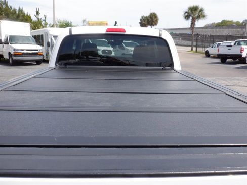 Used 2022 Toyota Tacoma SR image 6