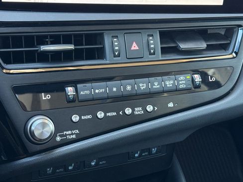 Certified 2025 Lexus ES 350 w/ Premium Package FWD image 23