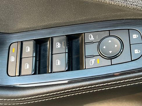 Certified 2023 Nissan Rogue SV image 12