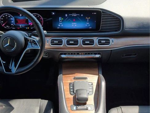 Used 2025 Mercedes-Benz GLS 450 GLS 450 image 18
