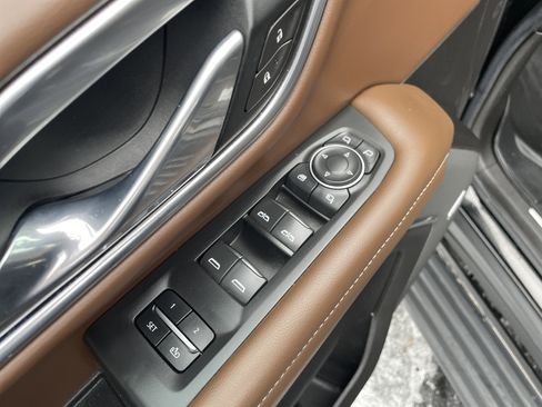 Used 2021 Chevrolet Suburban High Country image 22