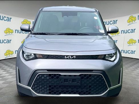 Used 2025 Kia Soul LX FWD image 2