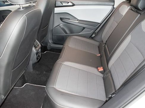 Used 2023 Volkswagen Taos SE AWD/4WD image 16