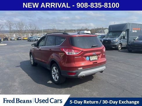 Used 2016 Ford Escape SE w/ Equipment Group 201A image 4