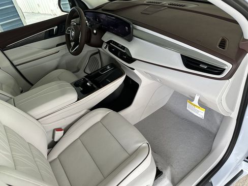 New 2026 Buick Enclave Avenir w/ Super Cruise Package FWD image 43