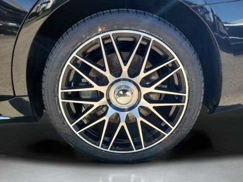 Used 2022 Mercedes-Benz S 580 4MATIC Sedan w/ AMG Line Package image 13