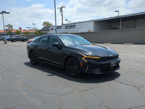 New 2025 Kia K5 LXS image 3