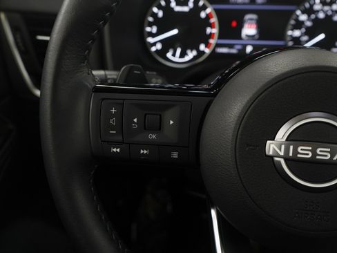 Used 2023 Nissan Rogue SV w/ SV Premium B Package image 27