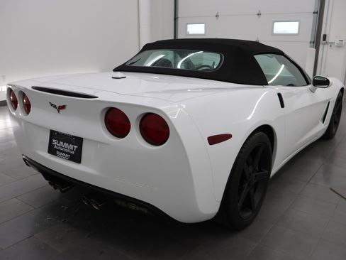 Used 2005 Chevrolet Corvette Convertible w/ Preferred Equipment Group RWD image 4
