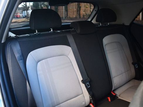 Used 2022 Hyundai Venue SEL w/ Cargo Package image 22