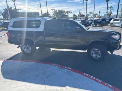 Used 2018 Toyota Tacoma SR w/ SR Convenience Package image 30