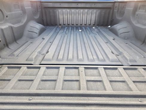 Used 2021 Nissan Titan SV w/ SV Convenience Package image 32