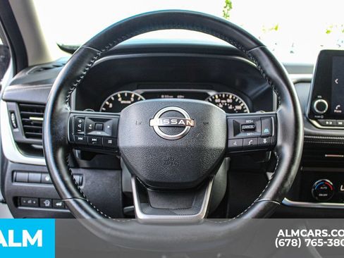 Used 2025 Nissan Rogue SV FWD image 23