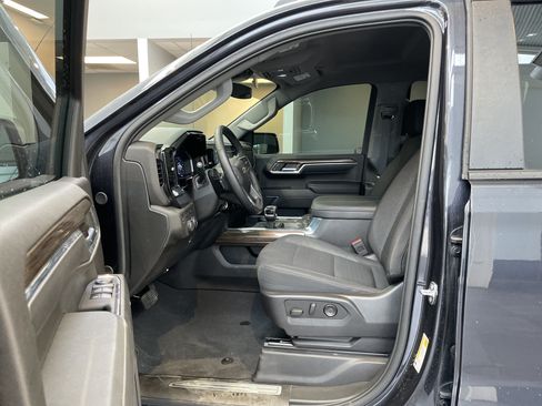 Used 2024 Chevrolet Silverado 1500 RST w/ Convenience Package II AWD/4WD image 17