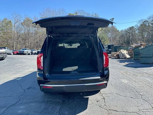 Used 2024 GMC Yukon XL SLT w/ SLT Luxury Package RWD image 34