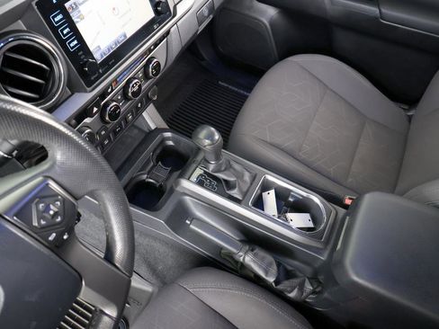 Used 2017 Toyota Tacoma TRD Sport w/ Premium & Technology Package AWD/4WD image 42