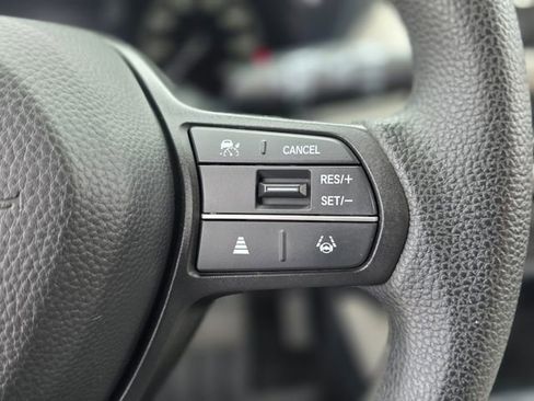 Used 2025 Honda HR-V LX image 25