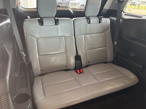 Used 2021 Ford Explorer XLT w/ Equipment Group 202A RWD image 18