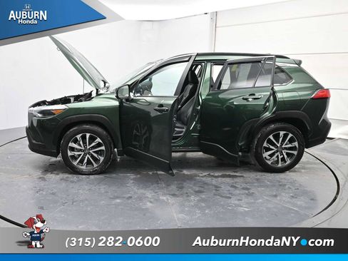 Used 2023 Toyota Corolla Cross XLE image 33