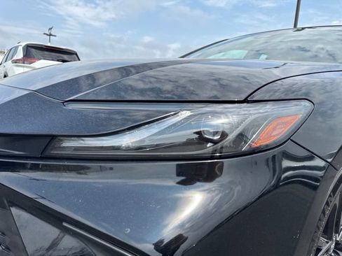 Used 2025 Toyota Camry SE FWD image 21
