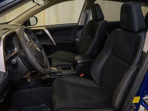 Used 2014 Toyota RAV4 XLE image 10