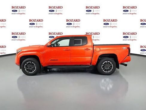 Used 2024 Toyota Tacoma TRD Sport w/ TRD Sport Upgrade Package AWD/4WD image 5