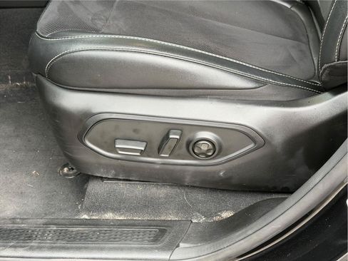 Used 2024 Jeep Grand Cherokee Altitude AWD/4WD image 9