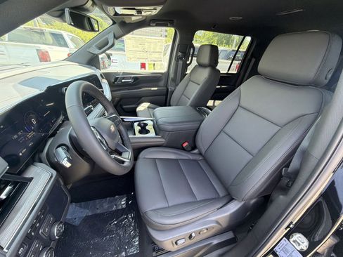 New 2026 Chevrolet Suburban LT w/ Comfort Package AWD/4WD image 13