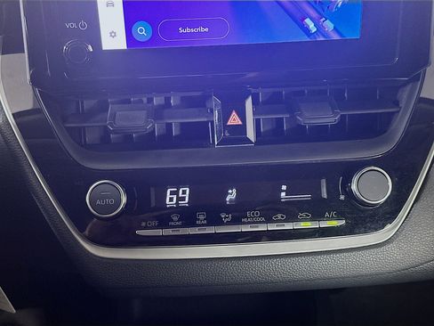 Used 2025 Toyota Corolla LE image 23