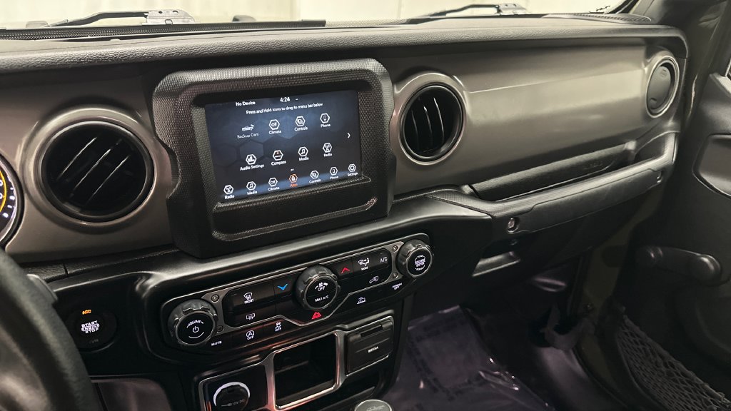 Used 2022 Jeep Gladiator Sport AWD/4WD image 13