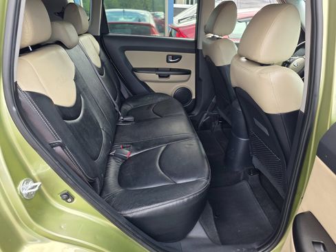 Used 2013 Kia Soul ! w/ Premium Pkg image 27