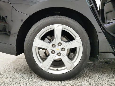 Used 2018 Chevrolet Volt LT w/ LT Driver Confidence Package image 13