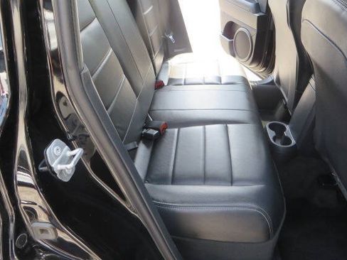 Used 2016 Jeep Patriot High Altitude AWD/4WD image 23