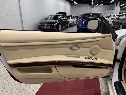 Used 2010 BMW 328i Convertible RWD image 18