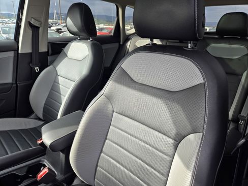 Used 2022 Volkswagen Taos SEL image 23