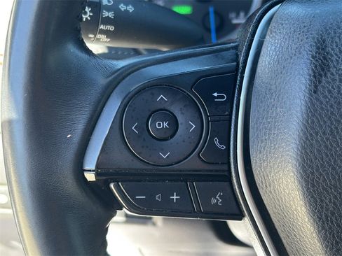 Used 2022 Toyota Venza Limited image 27