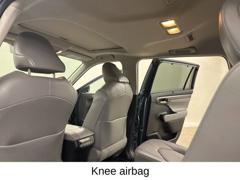 Used 2021 Toyota Highlander Limited image 30