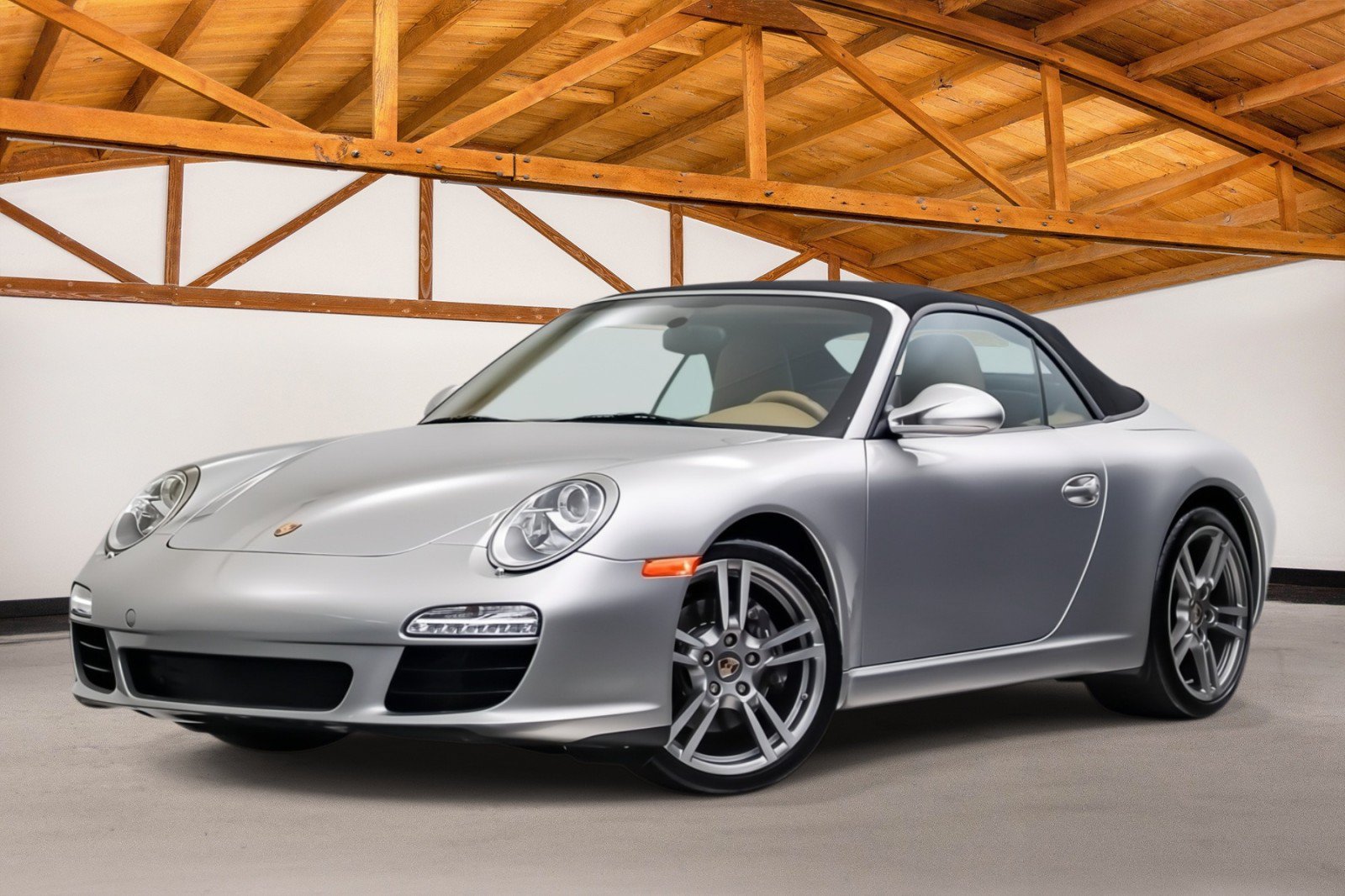 Used 2009 Porsche 911 Carrera RWD image 2
