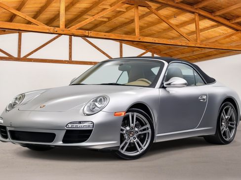Used 2009 Porsche 911 Carrera RWD image 2