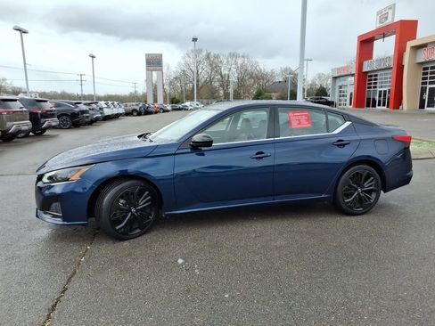 Certified 2023 Nissan Altima 2.5 SR FWD image 18