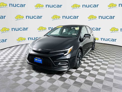 Used 2024 Toyota Corolla SE image 3