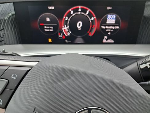 New 2026 Volkswagen Tiguan SE image 12