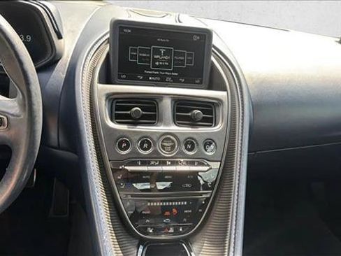 Used 2019 Aston Martin DB11 Volante RWD image 21