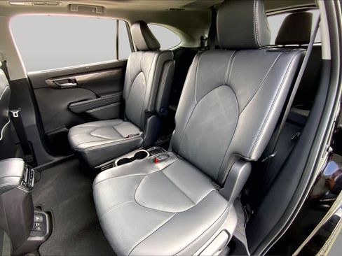 Used 2026 Toyota Highlander Platinum AWD/4WD image 20